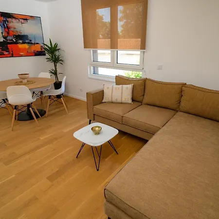 Guezt Dobanovacka 93a Belgrade