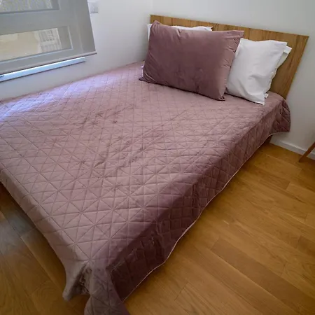 Guezt Dobanovacka 93a * Belgrád