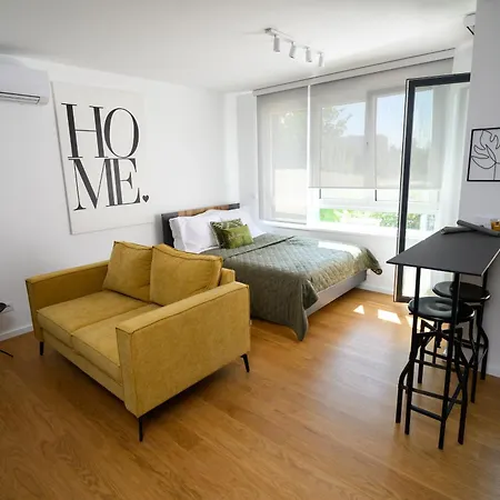 Guezt Dobanovacka 93a Apartman *