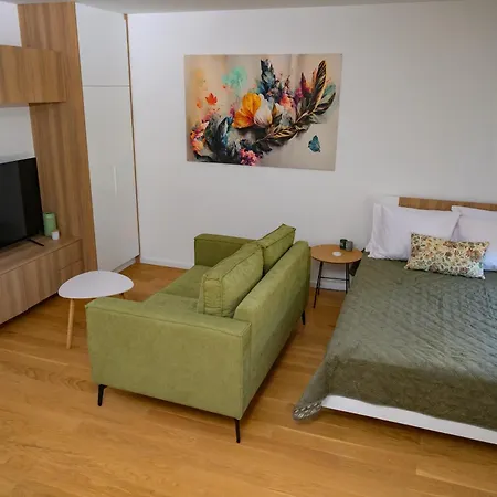 Guezt Dobanovacka 93a *