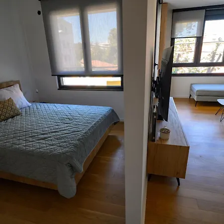 Guezt Dobanovacka 93a Apartman *